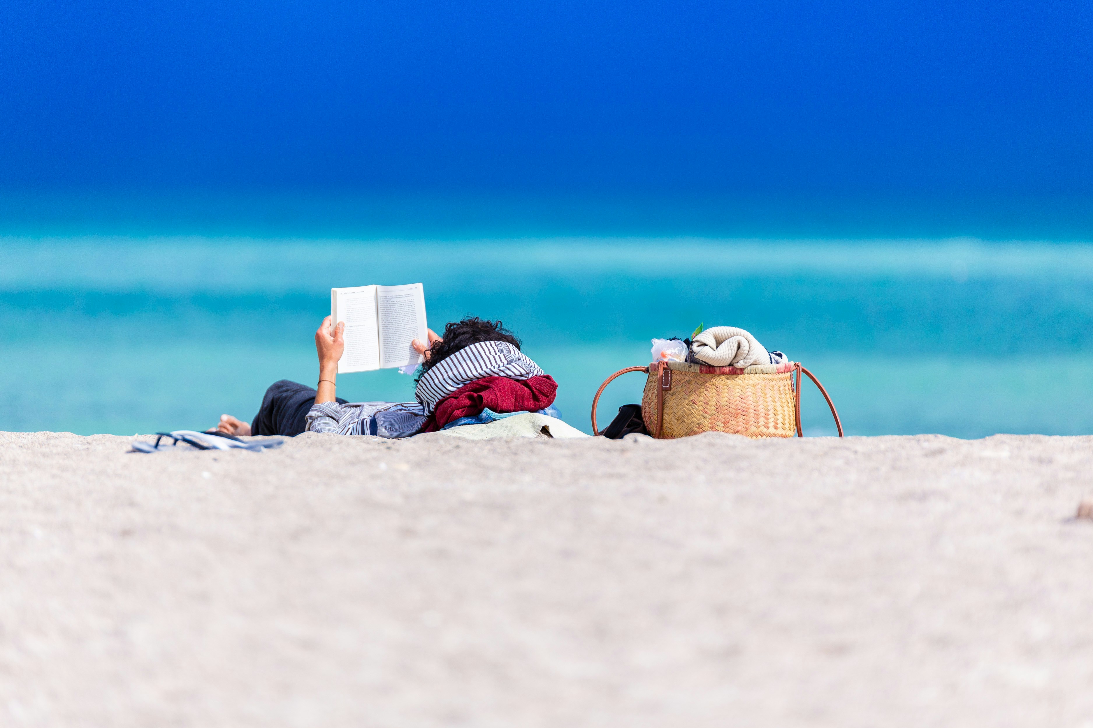 6 idées de lecture pour les professionnels de la petite enfance : entre détente et inspiration
